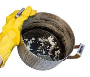 Deixou queimar a comida?