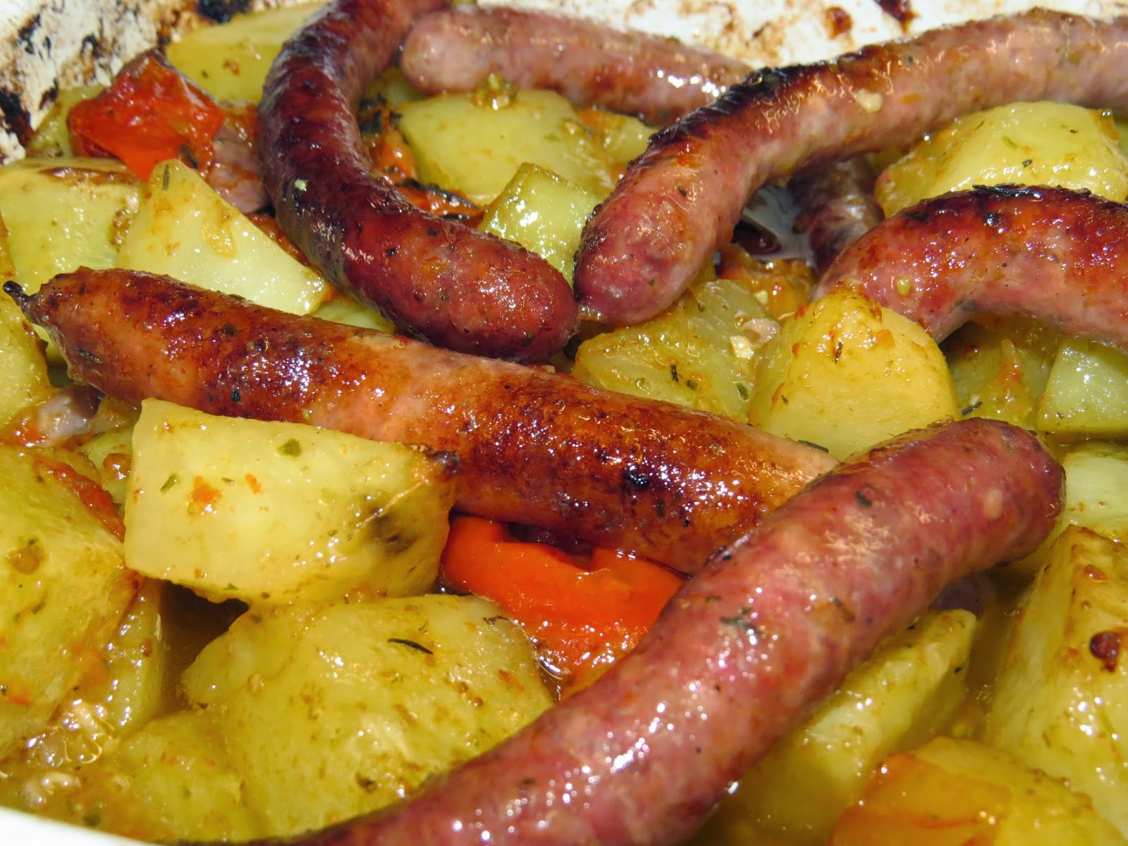 Salsichas no Forno com Batatinhas