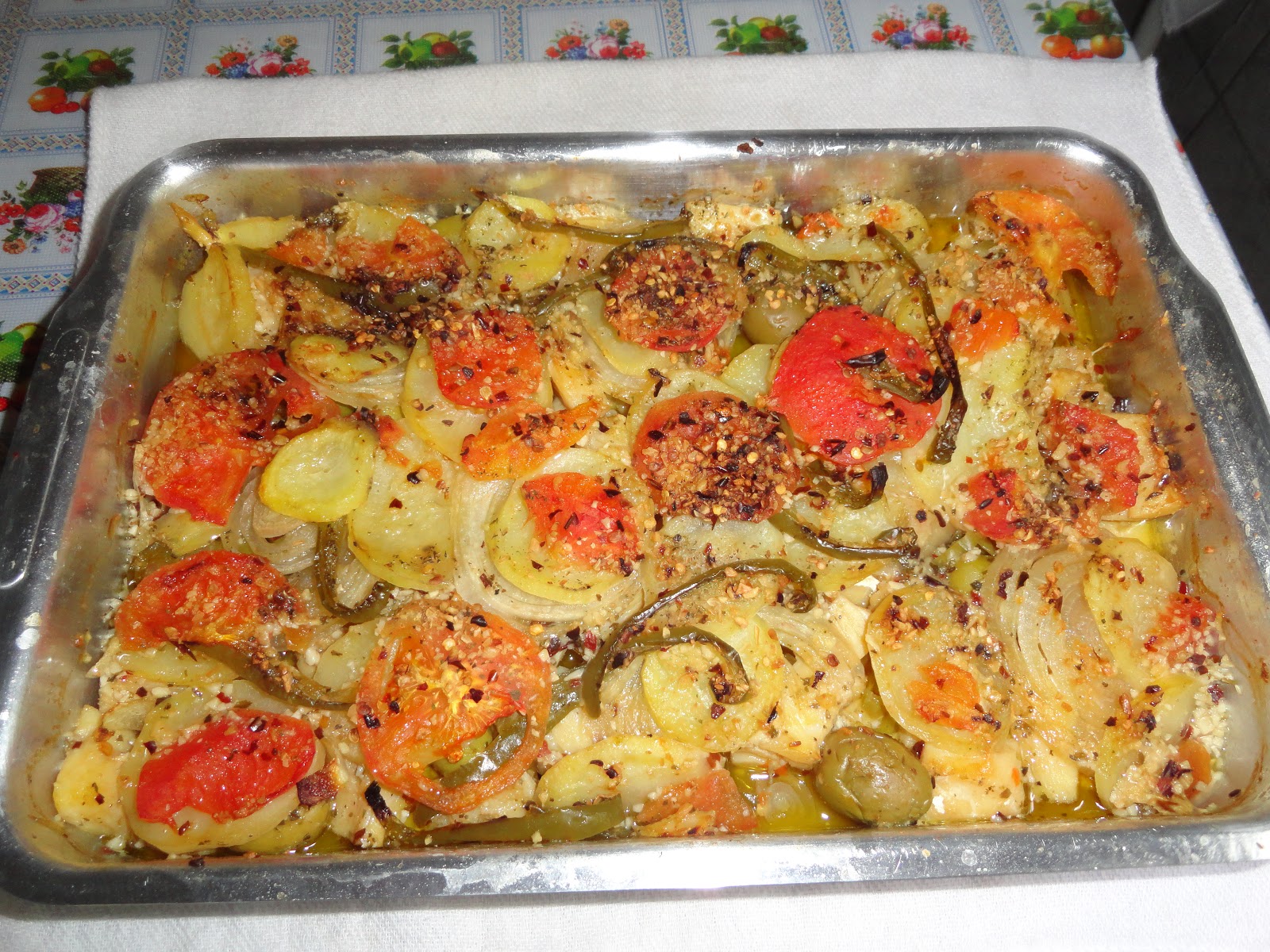 Peixe-Espada no Forno com Tomate e Alho-Francês