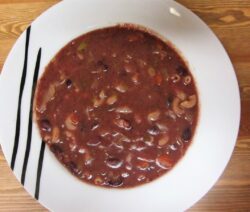 Sopa de Feijão Encarnado